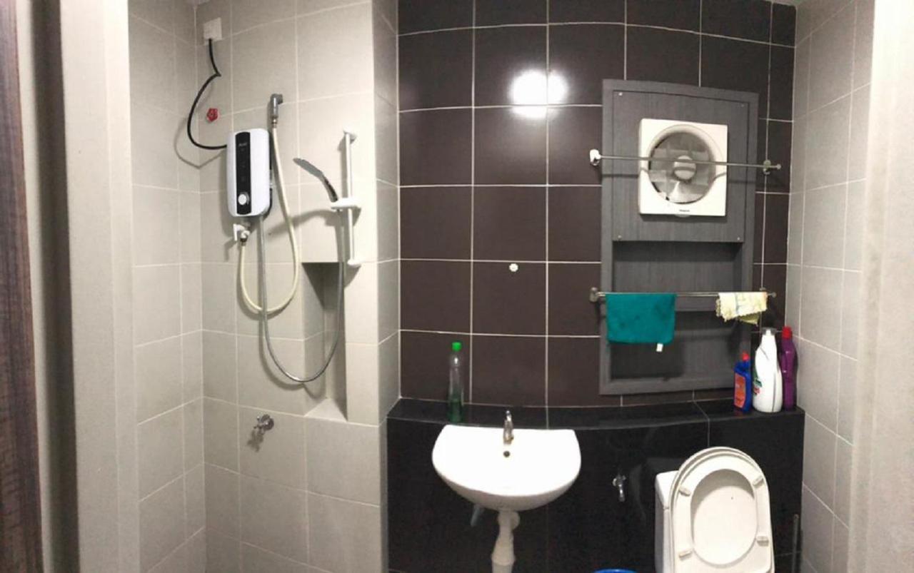 02-Austin Regency Homestay For 2Pax Pool View Johor Bahru Exterior foto